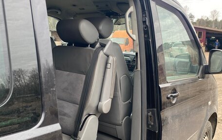 Volkswagen Multivan T5, 2005 год, 940 000 рублей, 3 фотография