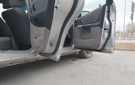 Mazda Familia Y11, 2001 год, 130 000 рублей, 8 фотография