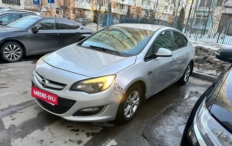 Opel Astra J, 2012 год, 700 000 рублей, 3 фотография
