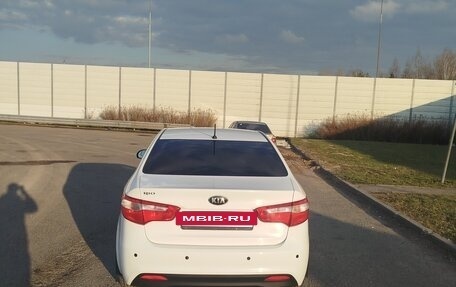 KIA Rio III рестайлинг, 2013 год, 1 000 000 рублей, 4 фотография