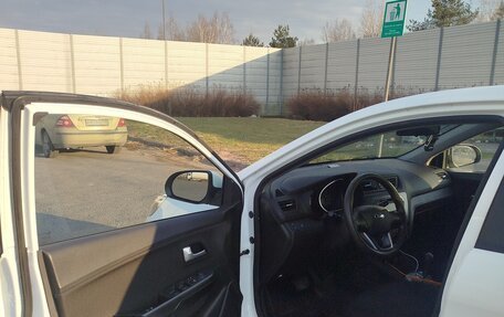 KIA Rio III рестайлинг, 2013 год, 1 000 000 рублей, 7 фотография