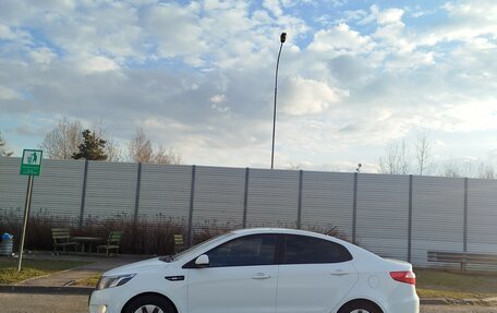 KIA Rio III рестайлинг, 2013 год, 1 000 000 рублей, 6 фотография