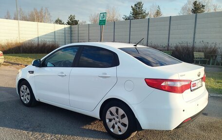 KIA Rio III рестайлинг, 2013 год, 1 000 000 рублей, 5 фотография