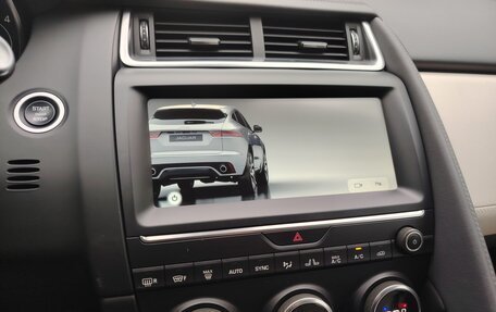 Jaguar E-Pace, 2018 год, 2 590 000 рублей, 16 фотография