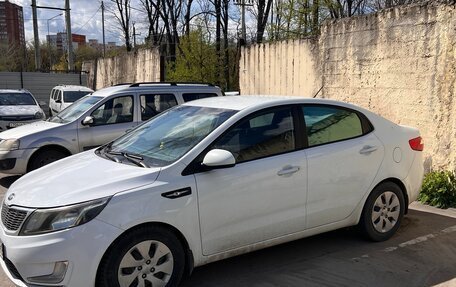 KIA Rio III рестайлинг, 2014 год, 900 000 рублей, 4 фотография