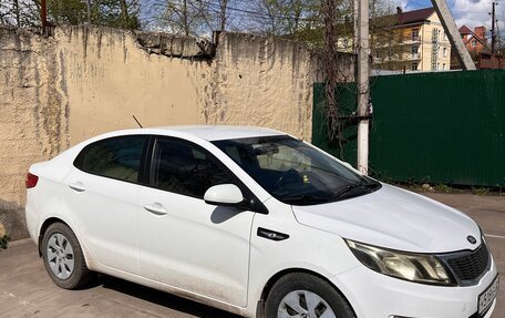 KIA Rio III рестайлинг, 2014 год, 900 000 рублей, 3 фотография