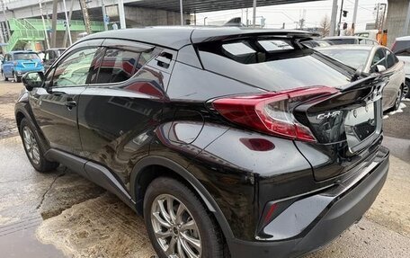 Toyota C-HR I рестайлинг, 2023 год, 1 721 000 рублей, 4 фотография