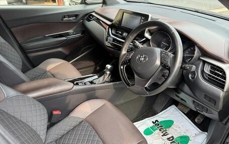 Toyota C-HR I рестайлинг, 2023 год, 1 721 000 рублей, 9 фотография