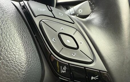 Toyota C-HR I рестайлинг, 2023 год, 1 721 000 рублей, 15 фотография