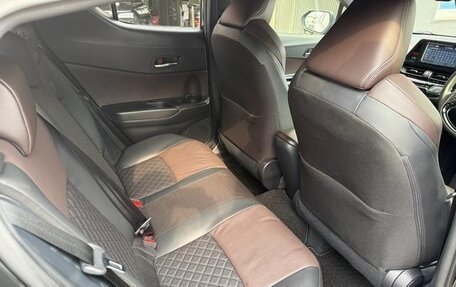 Toyota C-HR I рестайлинг, 2023 год, 1 721 000 рублей, 10 фотография