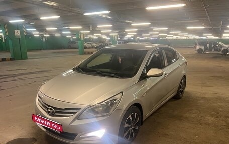 Hyundai Solaris II рестайлинг, 2016 год, 720 000 рублей, 2 фотография