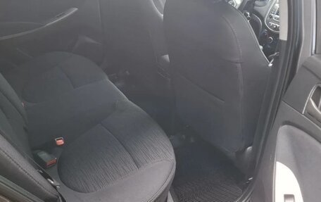 Hyundai Solaris II рестайлинг, 2014 год, 1 100 000 рублей, 11 фотография