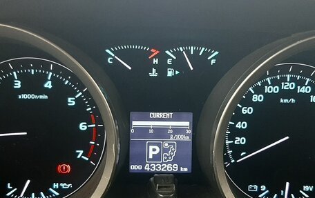 Toyota Land Cruiser 200, 2010 год, 3 300 000 рублей, 11 фотография