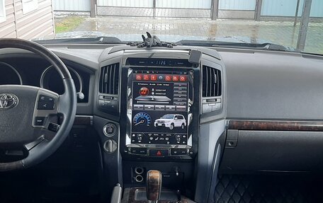 Toyota Land Cruiser 200, 2010 год, 3 300 000 рублей, 6 фотография