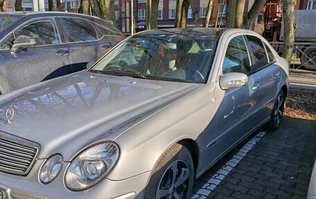Mercedes-Benz E-Класс, 2002 год, 700 000 рублей, 2 фотография