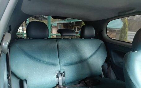 Toyota Yaris I рестайлинг, 2001 год, 370 000 рублей, 11 фотография