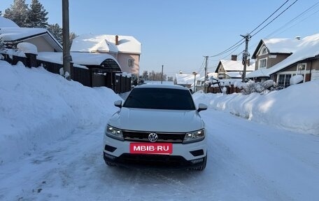 Volkswagen Tiguan II, 2019 год, 2 200 000 рублей, 3 фотография
