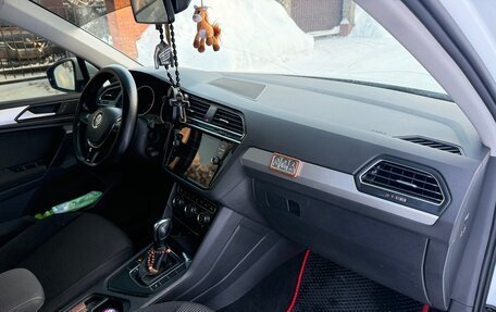 Volkswagen Tiguan II, 2019 год, 2 200 000 рублей, 13 фотография