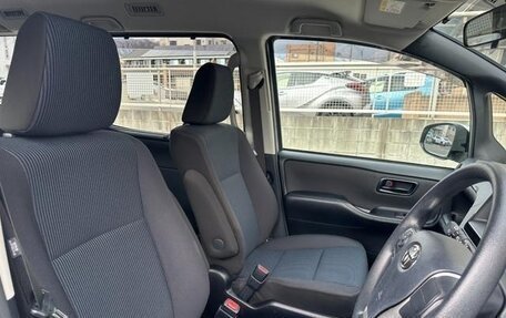 Toyota Noah III, 2020 год, 2 033 000 рублей, 10 фотография