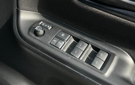 Toyota Noah III, 2020 год, 2 033 000 рублей, 17 фотография