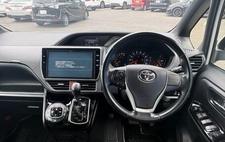 Toyota Noah III, 2020 год, 2 363 000 рублей, 7 фотография