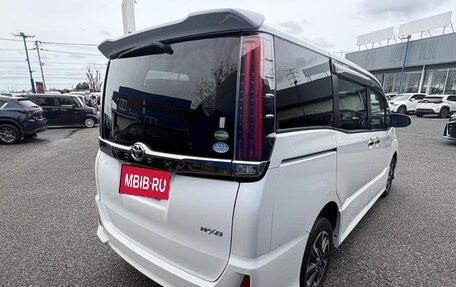 Toyota Noah III, 2020 год, 2 363 000 рублей, 4 фотография
