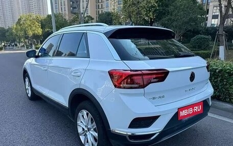 Volkswagen T-Roc I, 2022 год, 1 690 000 рублей, 3 фотография