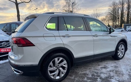 Volkswagen Tiguan II, 2023 год, 3 150 000 рублей, 3 фотография