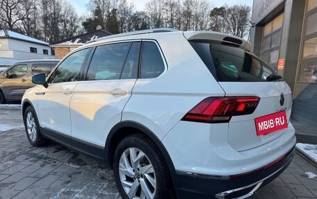 Volkswagen Tiguan II, 2023 год, 3 150 000 рублей, 4 фотография