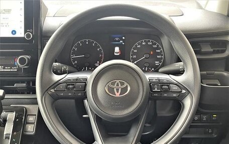 Toyota Sienta, 2023 год, 1 178 000 рублей, 10 фотография