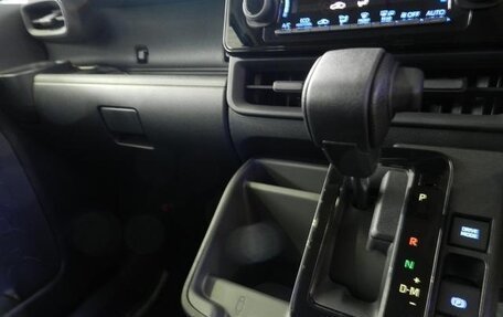 Toyota Sienta, 2023 год, 1 178 000 рублей, 16 фотография