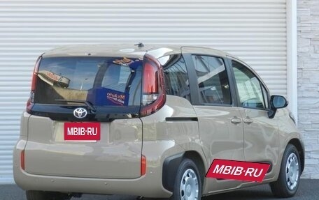 Toyota Sienta, 2023 год, 1 178 000 рублей, 6 фотография