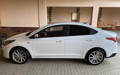 Hyundai Solaris II рестайлинг, 2020 год, 1 480 000 рублей, 4 фотография