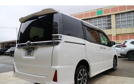 Toyota Voxy III, 2020 год, 2 148 000 рублей, 6 фотография