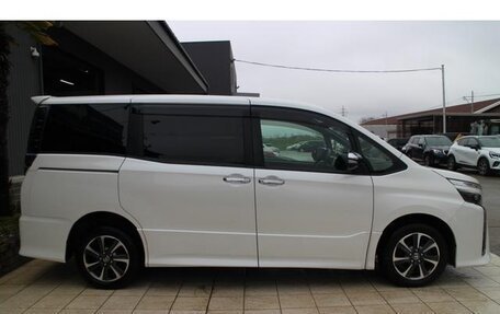 Toyota Voxy III, 2020 год, 2 148 000 рублей, 4 фотография