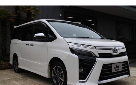 Toyota Voxy III, 2020 год, 2 148 000 рублей, 3 фотография