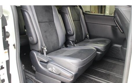 Toyota Voxy III, 2020 год, 2 148 000 рублей, 14 фотография