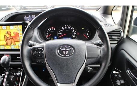 Toyota Voxy III, 2020 год, 2 148 000 рублей, 10 фотография