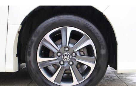 Toyota Voxy III, 2020 год, 2 148 000 рублей, 28 фотография