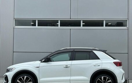 Volkswagen T-Roc I, 2023 год, 1 473 000 рублей, 3 фотография