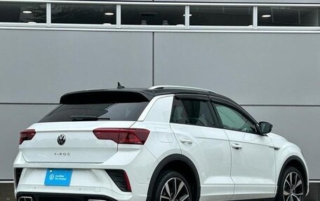 Volkswagen T-Roc I, 2023 год, 1 473 000 рублей, 6 фотография