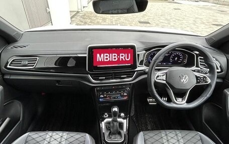 Volkswagen T-Roc I, 2023 год, 1 473 000 рублей, 7 фотография