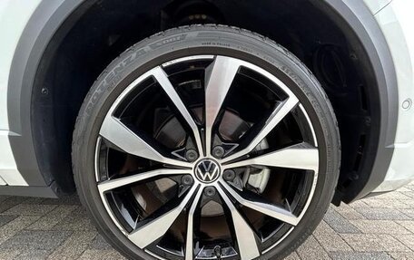 Volkswagen T-Roc I, 2023 год, 1 473 000 рублей, 29 фотография