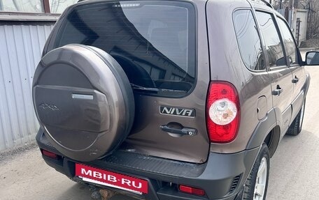 Chevrolet Niva I рестайлинг, 2015 год, 530 000 рублей, 4 фотография