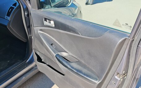 Hyundai Sonata VI, 2011 год, 600 000 рублей, 32 фотография