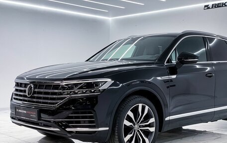 Volkswagen Touareg III, 2019 год, 5 500 000 рублей, 2 фотография