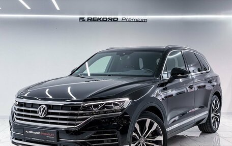 Volkswagen Touareg III, 2019 год, 5 500 000 рублей, 1 фотография