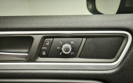 Volkswagen Touareg III, 2012 год, 1 899 000 рублей, 12 фотография