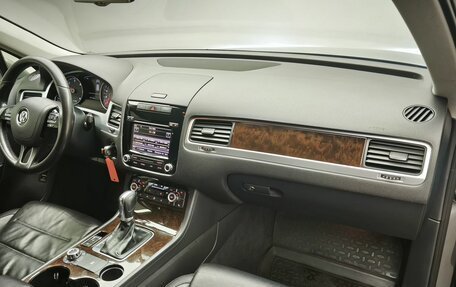 Volkswagen Touareg III, 2012 год, 1 899 000 рублей, 16 фотография