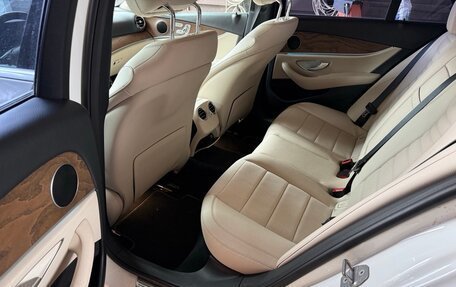 Mercedes-Benz E-Класс, 2017 год, 3 100 000 рублей, 6 фотография